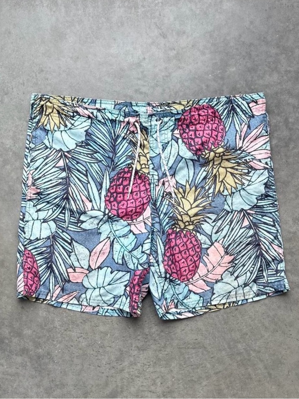 vintage 2000s st. john's bay essential blue floral surf style board shorts